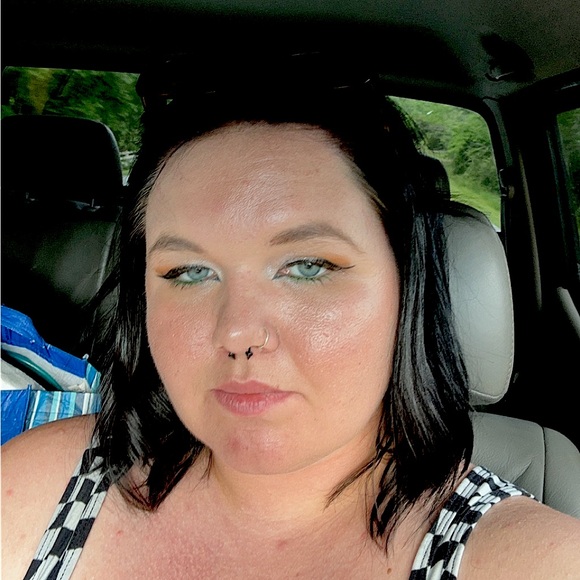 Meet your Posher, Cortney - Picture 1 of 1